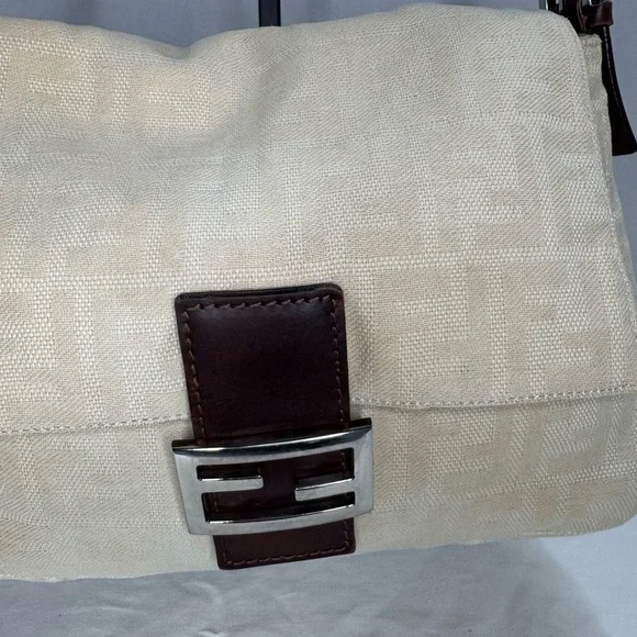 Fendi Zucca Cambas Mamma Baguette. - Picture 3 of 17